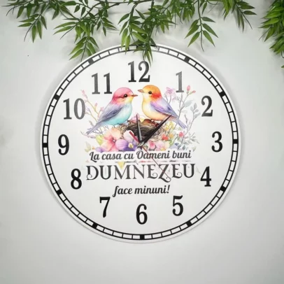 Ceas cu Tipar "La casă cu oameni buni, Dumnezeu face minuni"