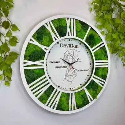 Ceas decorativ cu licheni