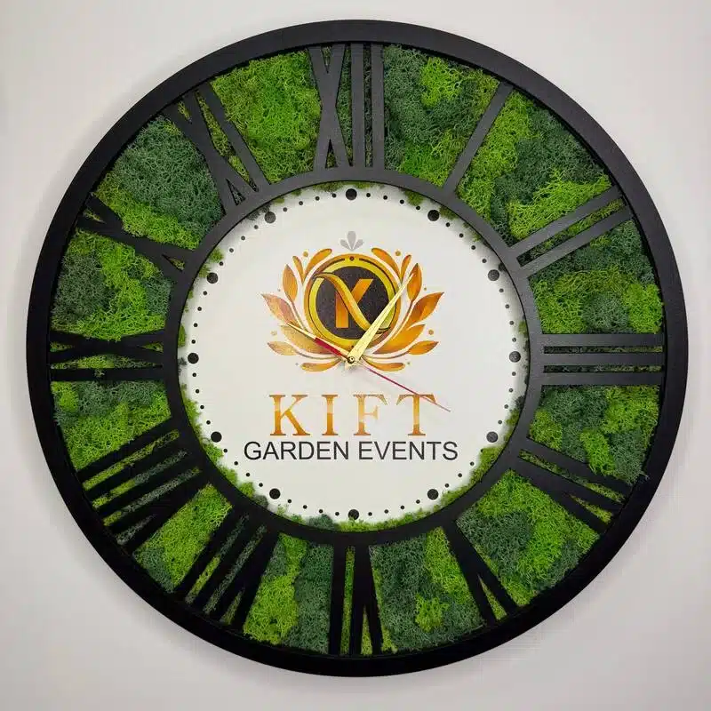 Ceas corporativ cu licheni