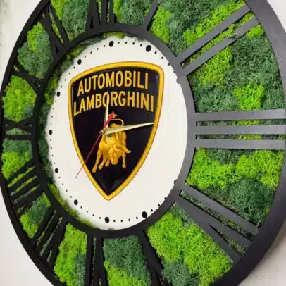 Ceas corporativ cu licheni