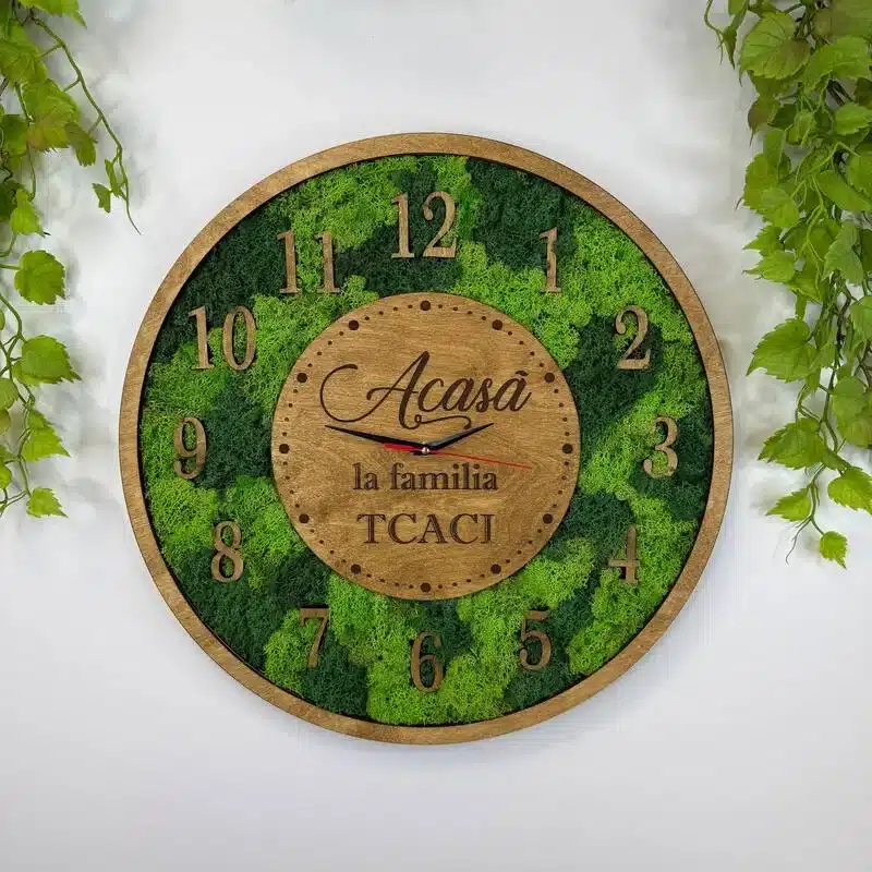 Ceas cu licheni personalizat